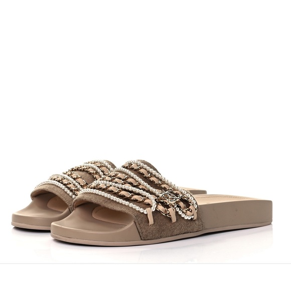 CHANEL Beige and Gold Sandals - Picture 7 of 7